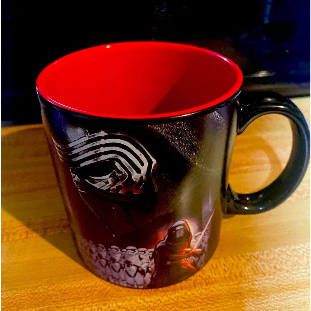Star Wars Kylo Ren mug. Preowned in great condition.